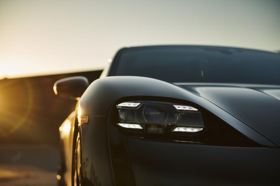 Детали экстерьера Porsche Taycan 4S 2020 года  (NA) (фото 25 из 29)